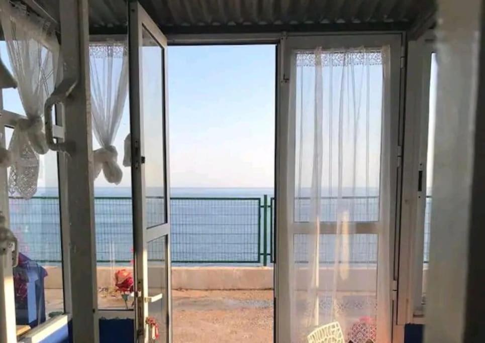 The Beach Hut With Lazy Spa Адра Екстер'єр фото