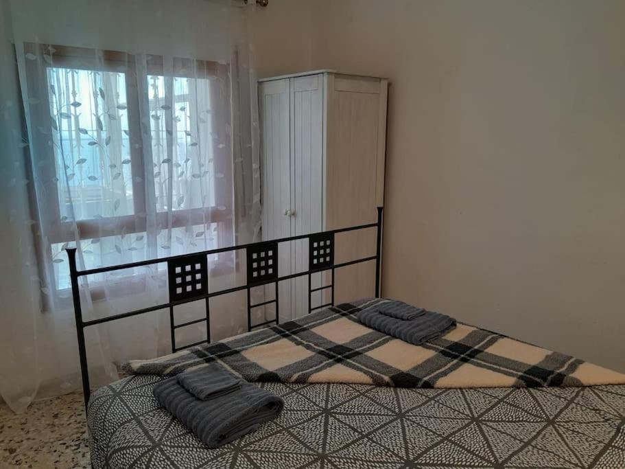 The Beach Hut With Lazy Spa Адра Екстер'єр фото